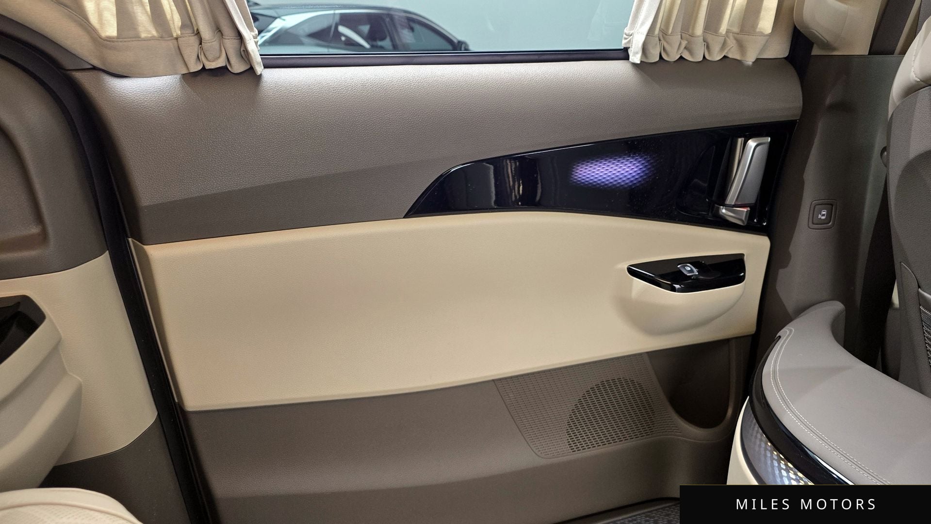 Kia Carnival 2023 — миниатюра 15