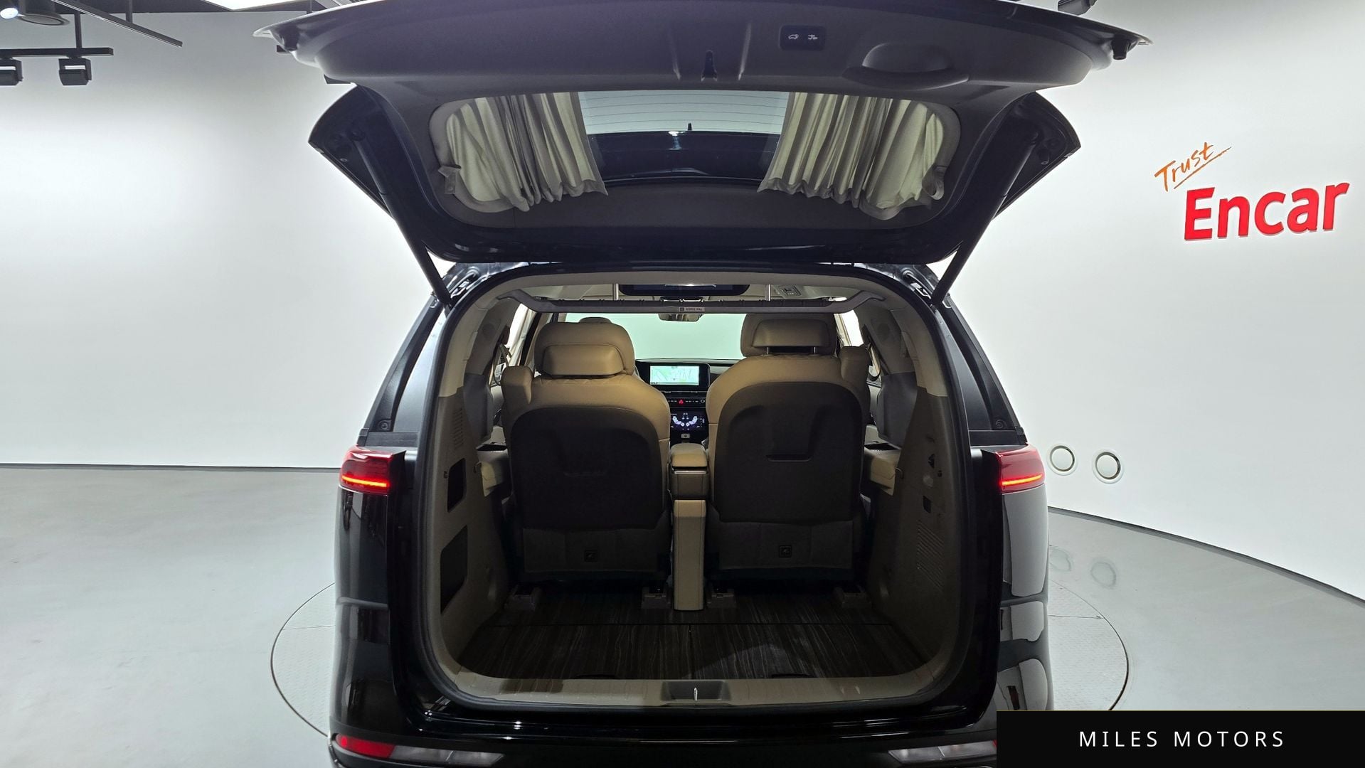 Kia Carnival 2023 — миниатюра 34