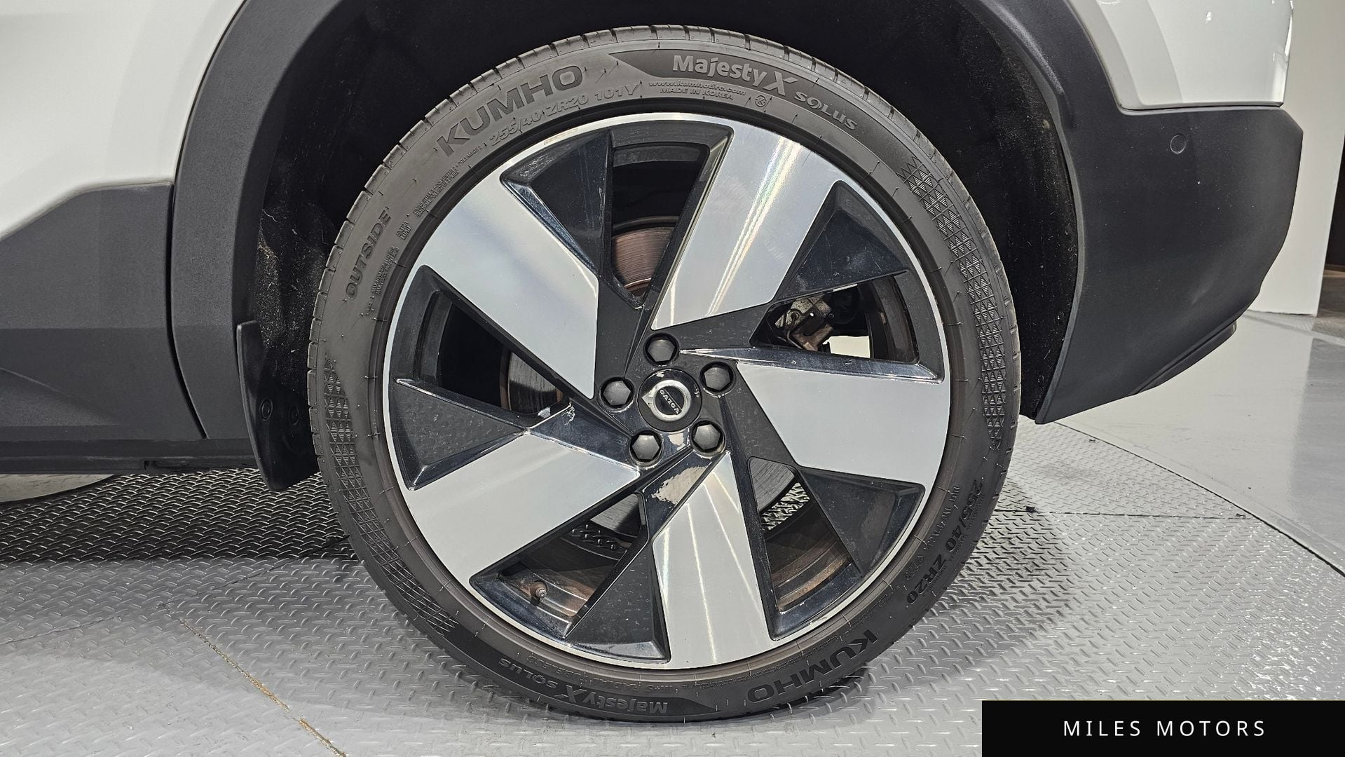 Volvo C40 2022 — миниатюра 7