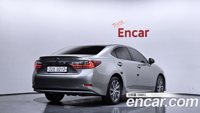 Лексус ES300h 2017 — миниатюра 2
