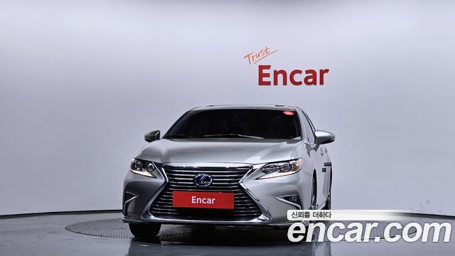 Лексус ES300h 2017 — миниатюра 3