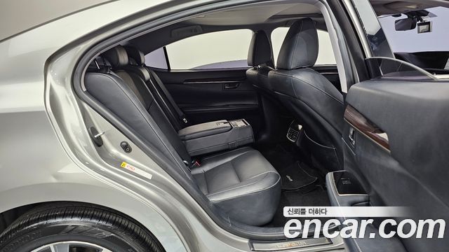 Лексус ES300h 2017 — миниатюра 11