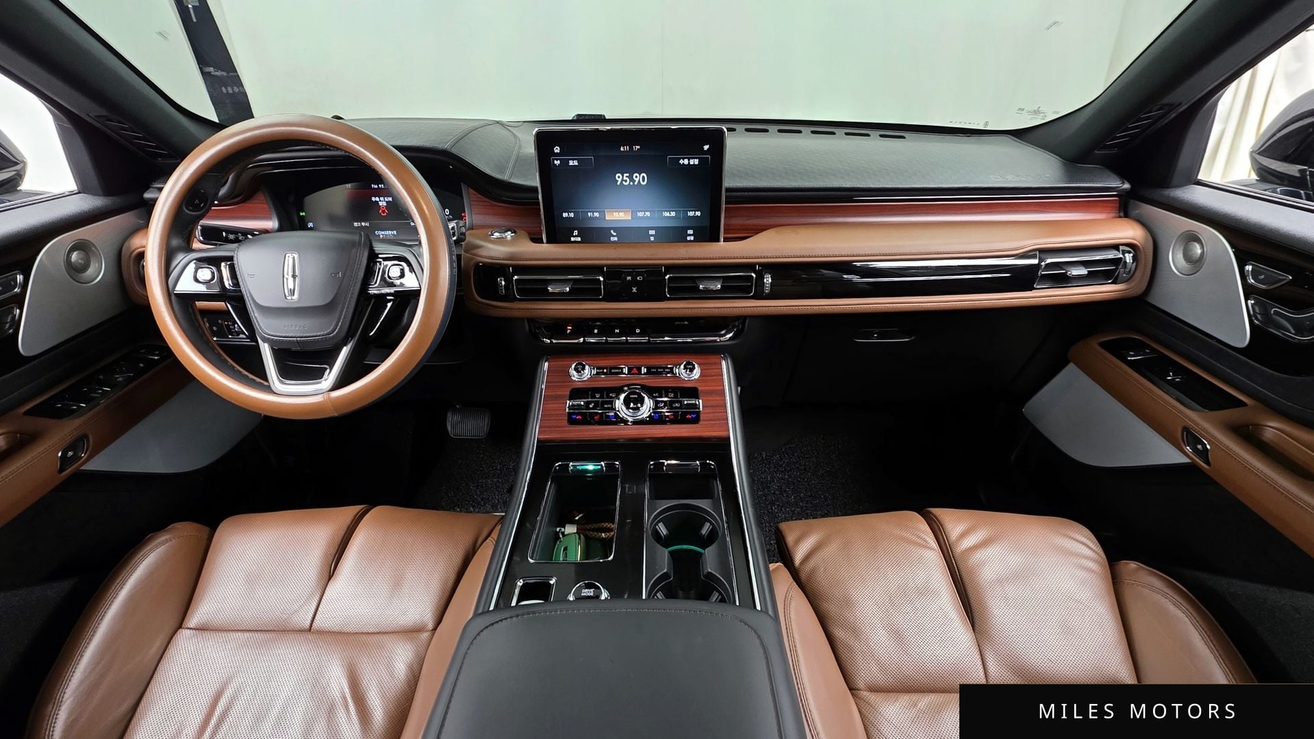 Lincoln Aviator 2022 — миниатюра 10