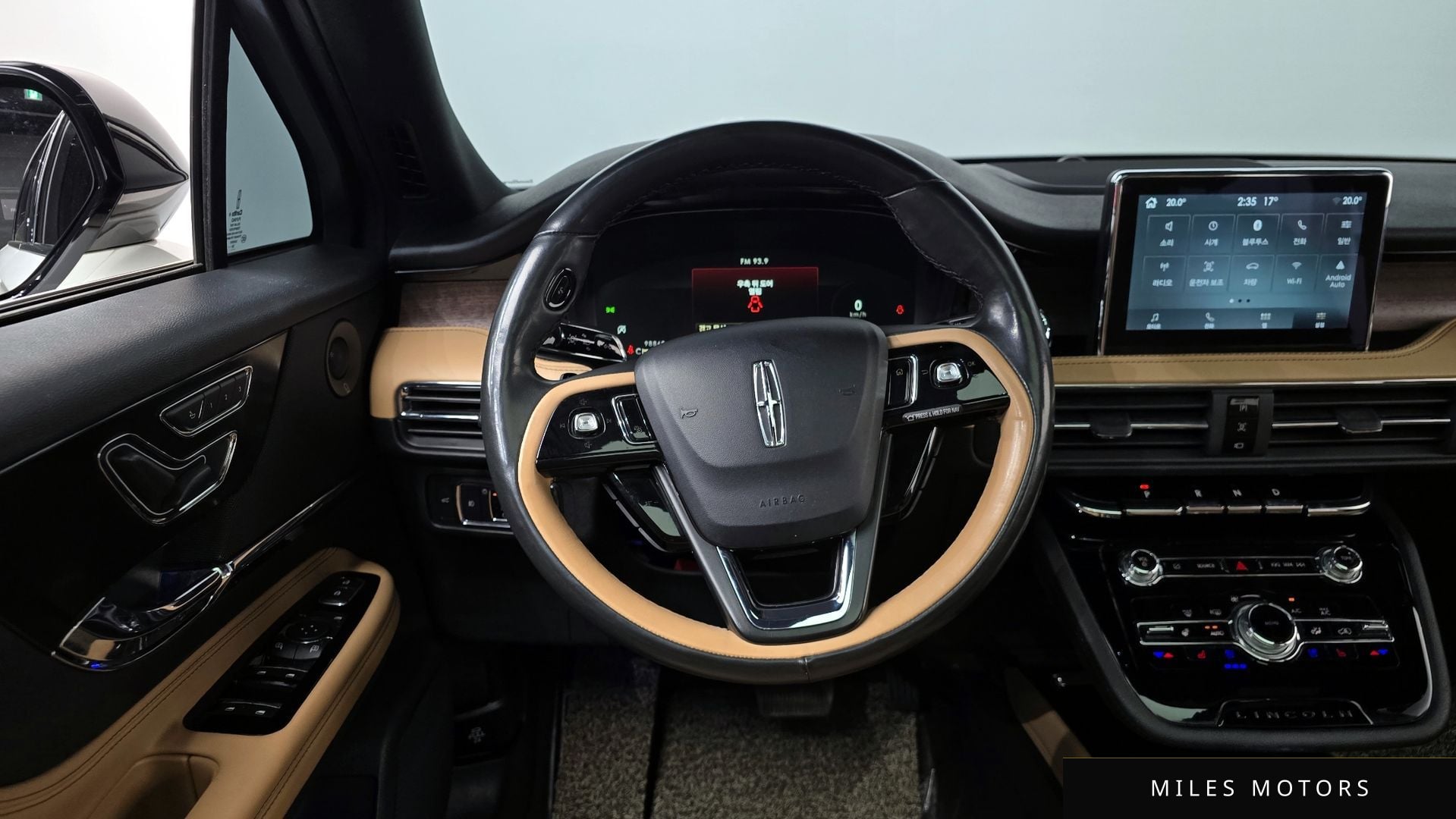 Lincoln 코세어 2021 — миниатюра 19