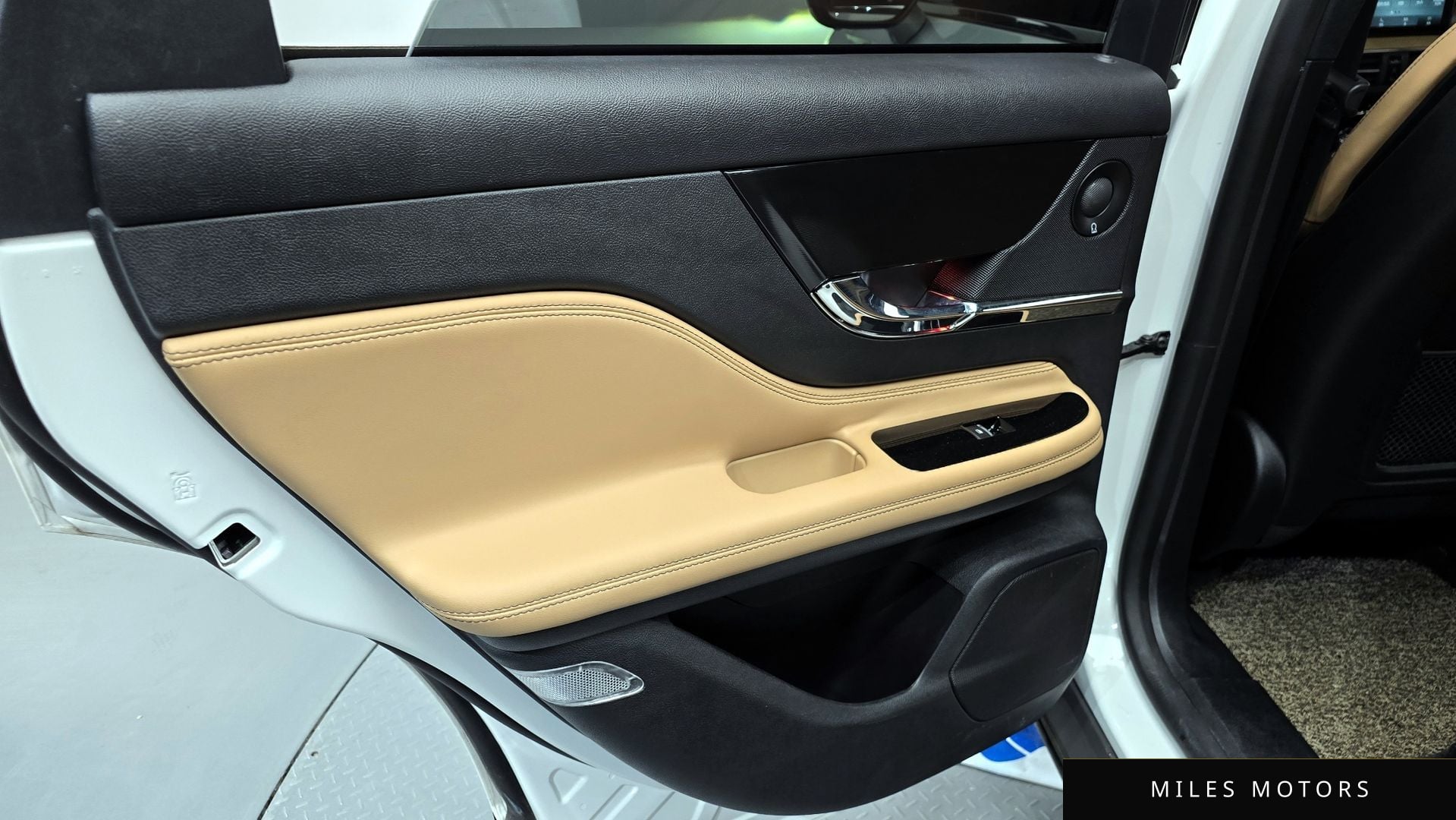 Lincoln 코세어 2021 — миниатюра 15