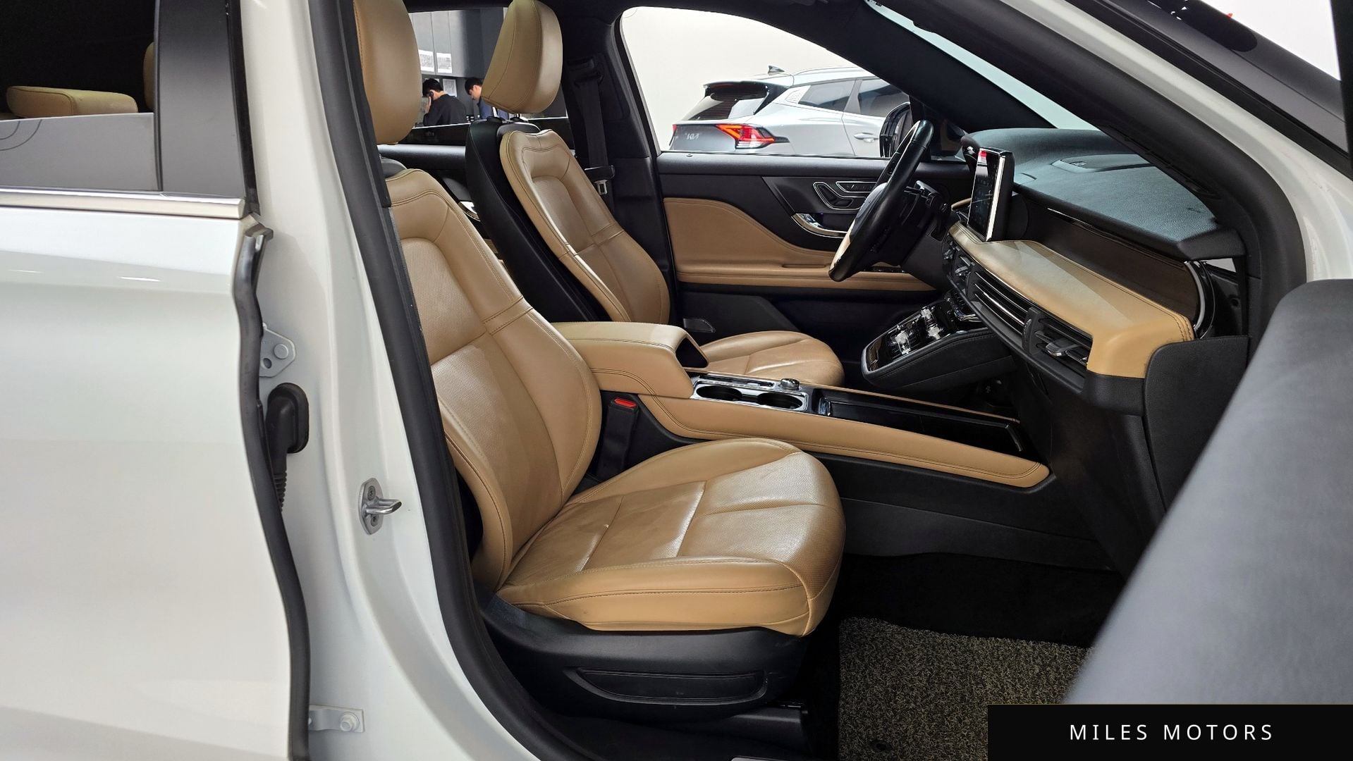 Lincoln 코세어 2021 — миниатюра 16
