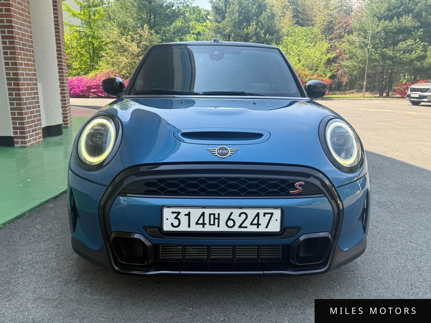 MINI Cooper Convertible 2023 — фото 1 из 12