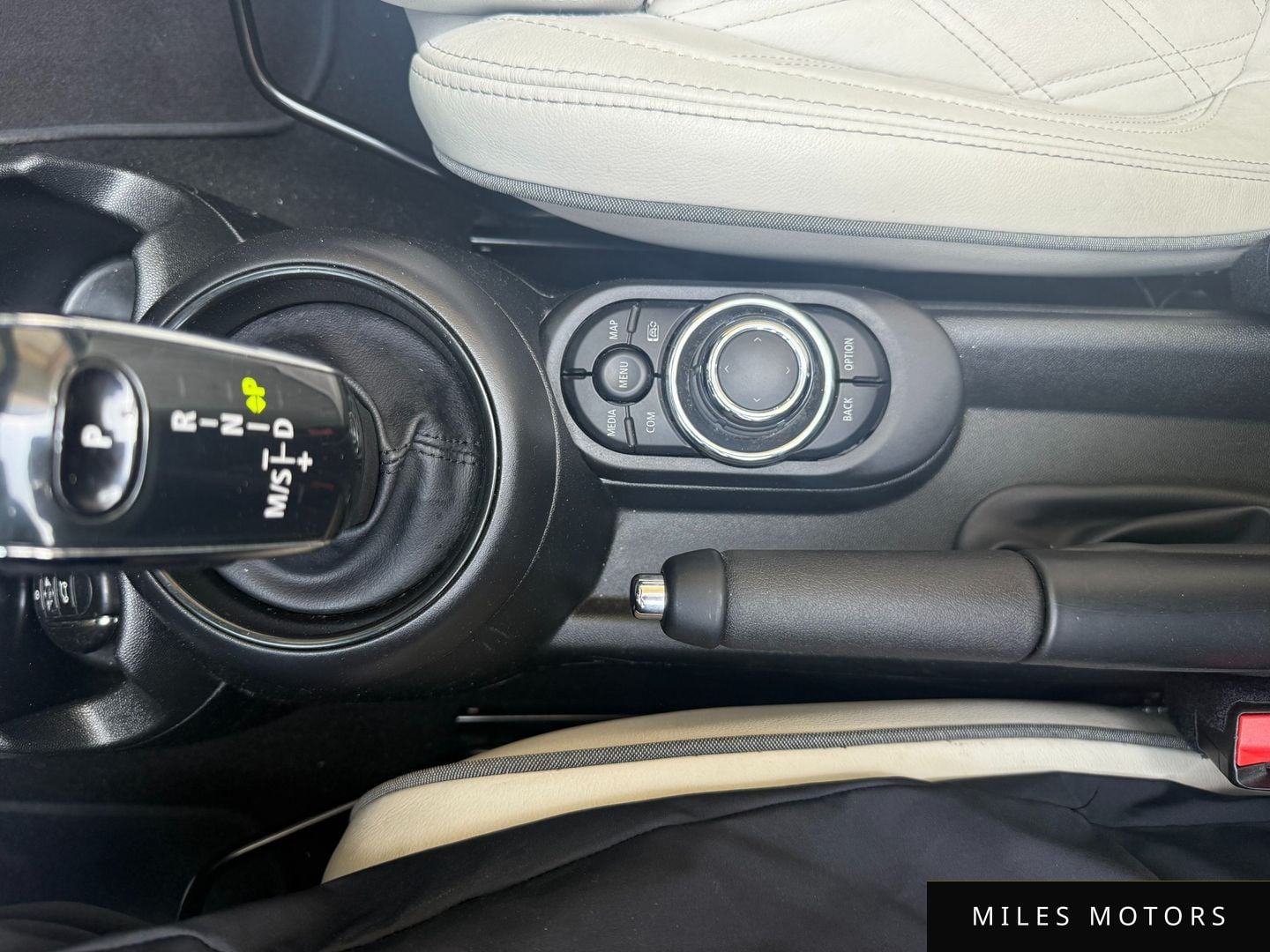 MINI Cooper Convertible 2023 — миниатюра 9