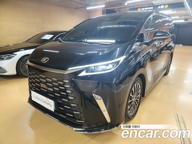 Лексус LM 2025 — миниатюра 2