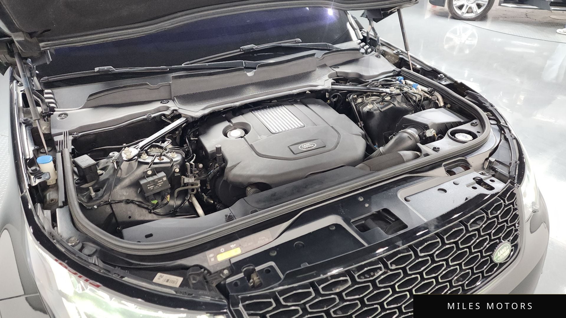 Land Rover Discovery 2018 — миниатюра 6