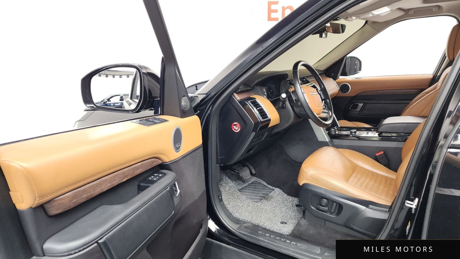 Land Rover Discovery 2018 — миниатюра 10