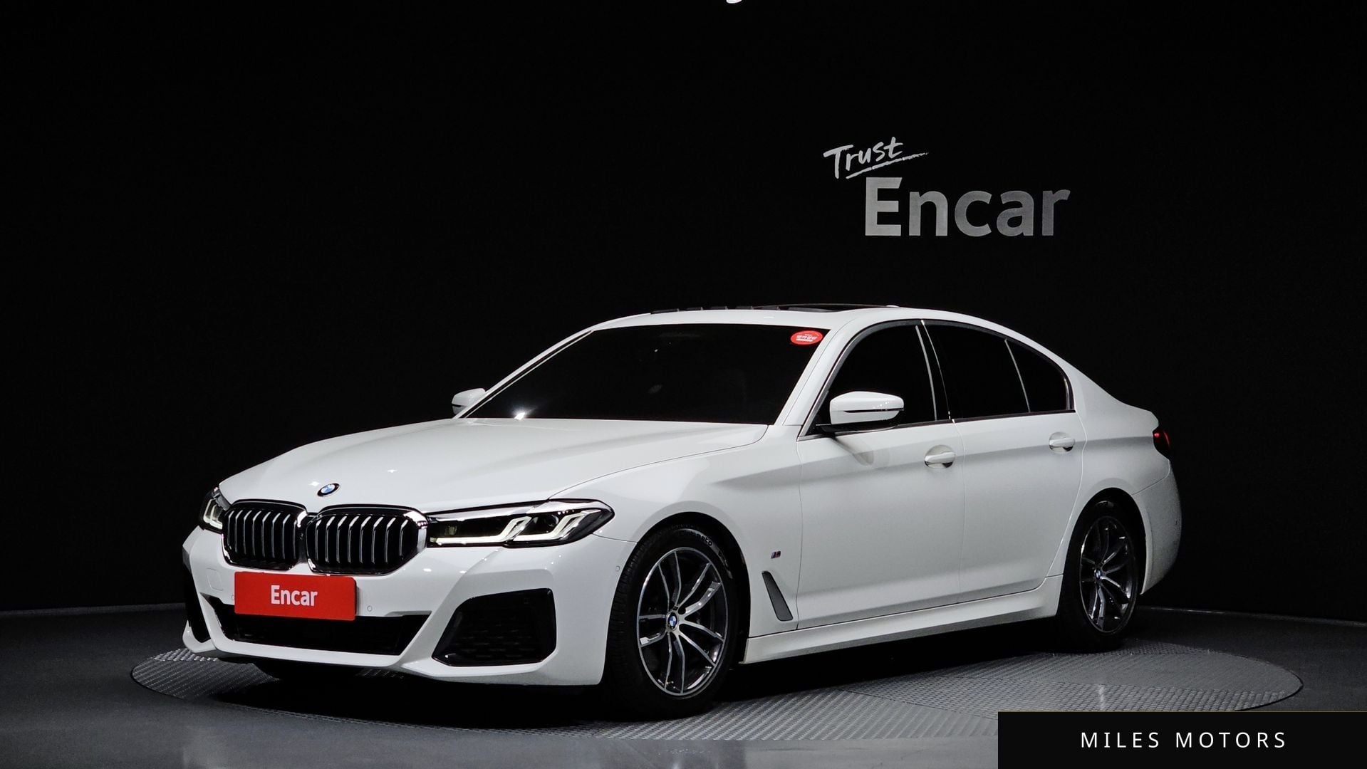 BMW 5 Series (G30) 2021 — фото 1 из 12