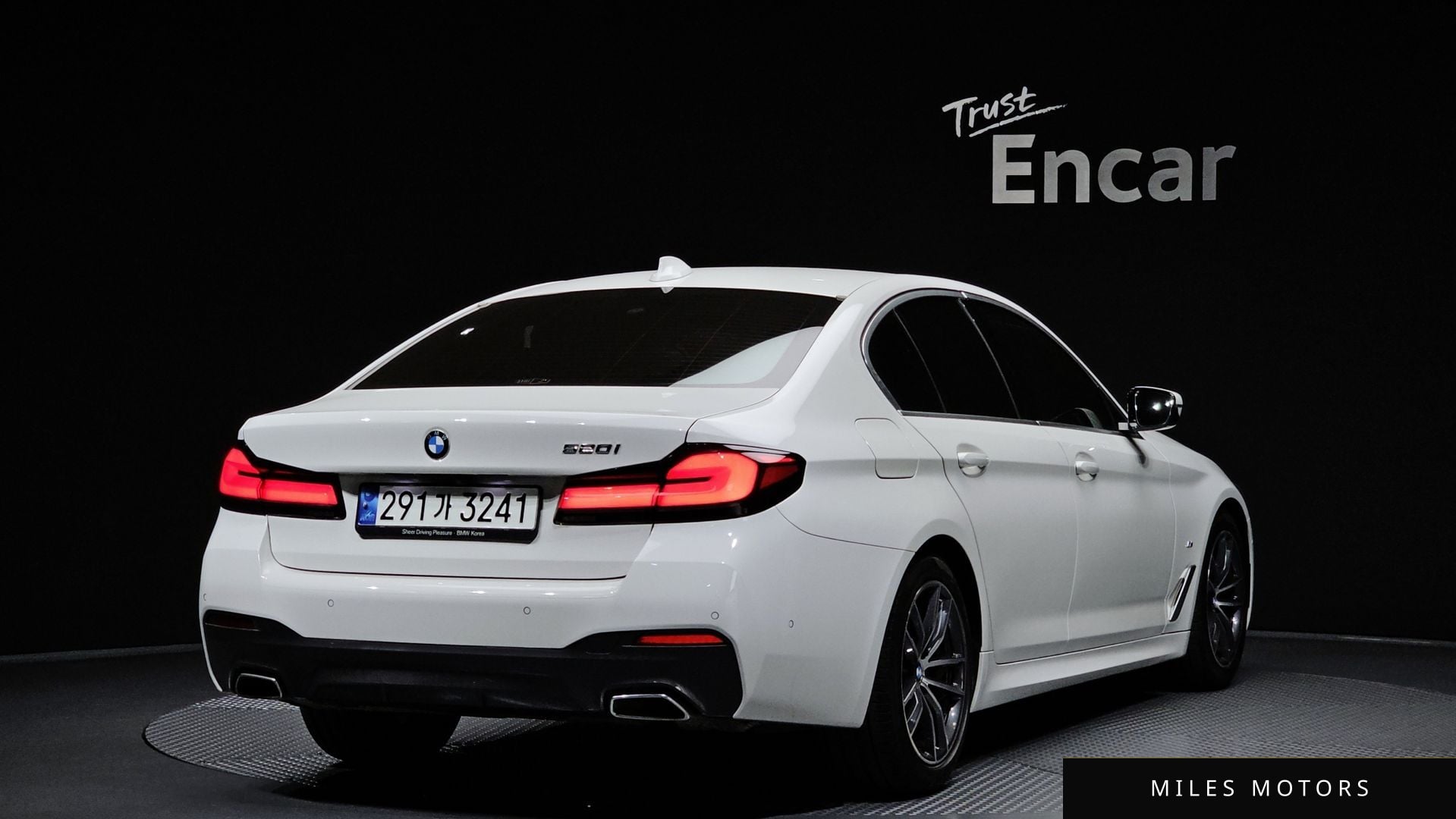 BMW 5 Series (G30) 2021 — миниатюра 2