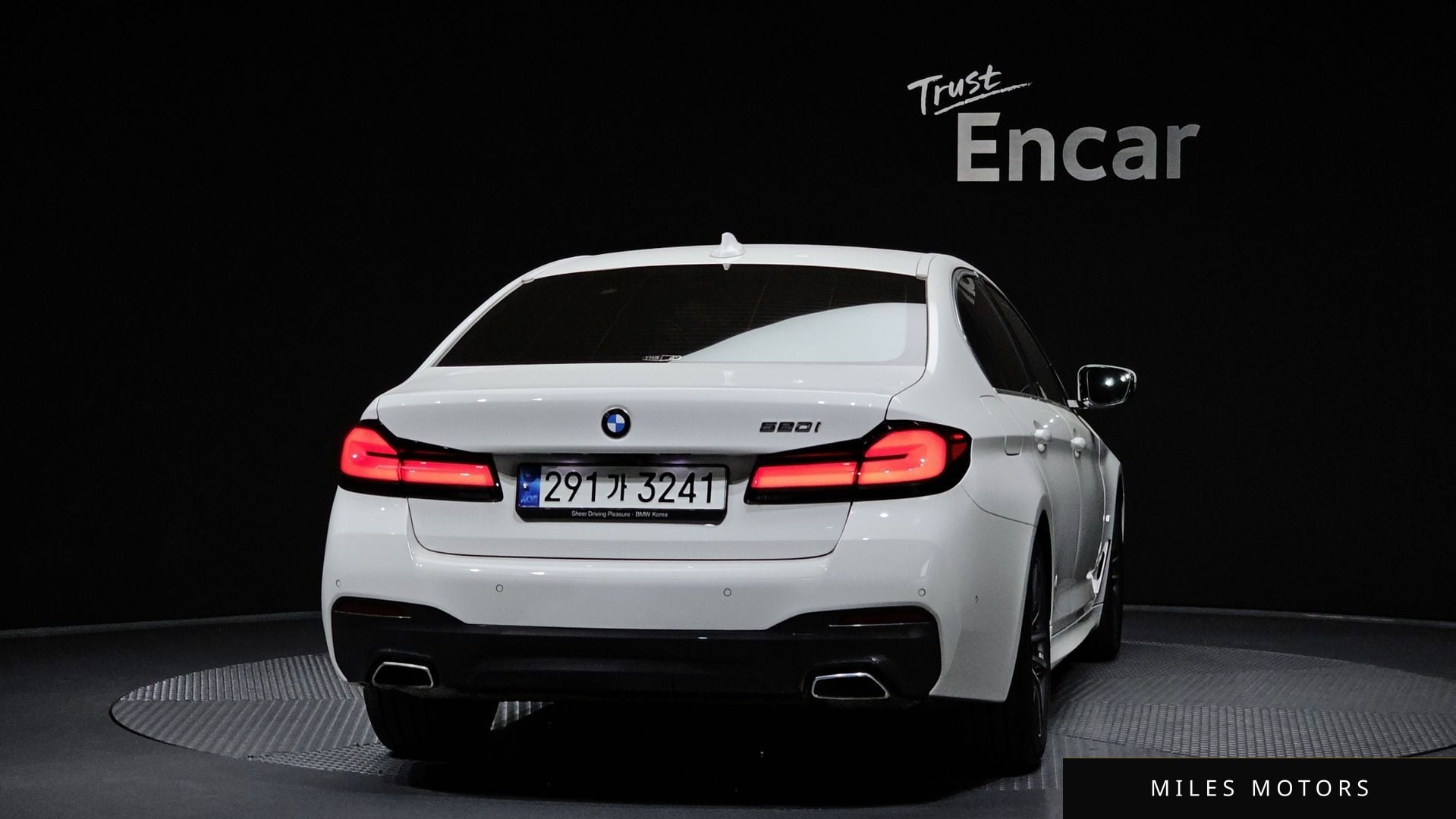 BMW 5 Series (G30) 2021 — миниатюра 4