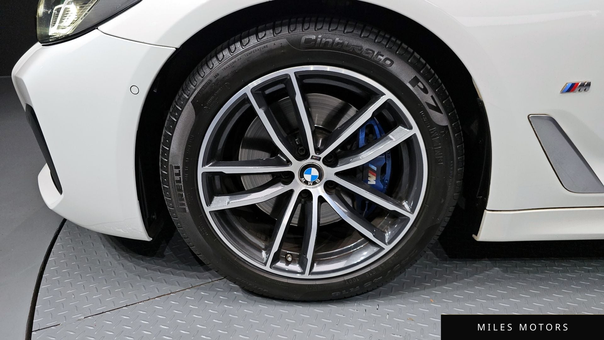 BMW 5 Series (G30) 2021 — миниатюра 5