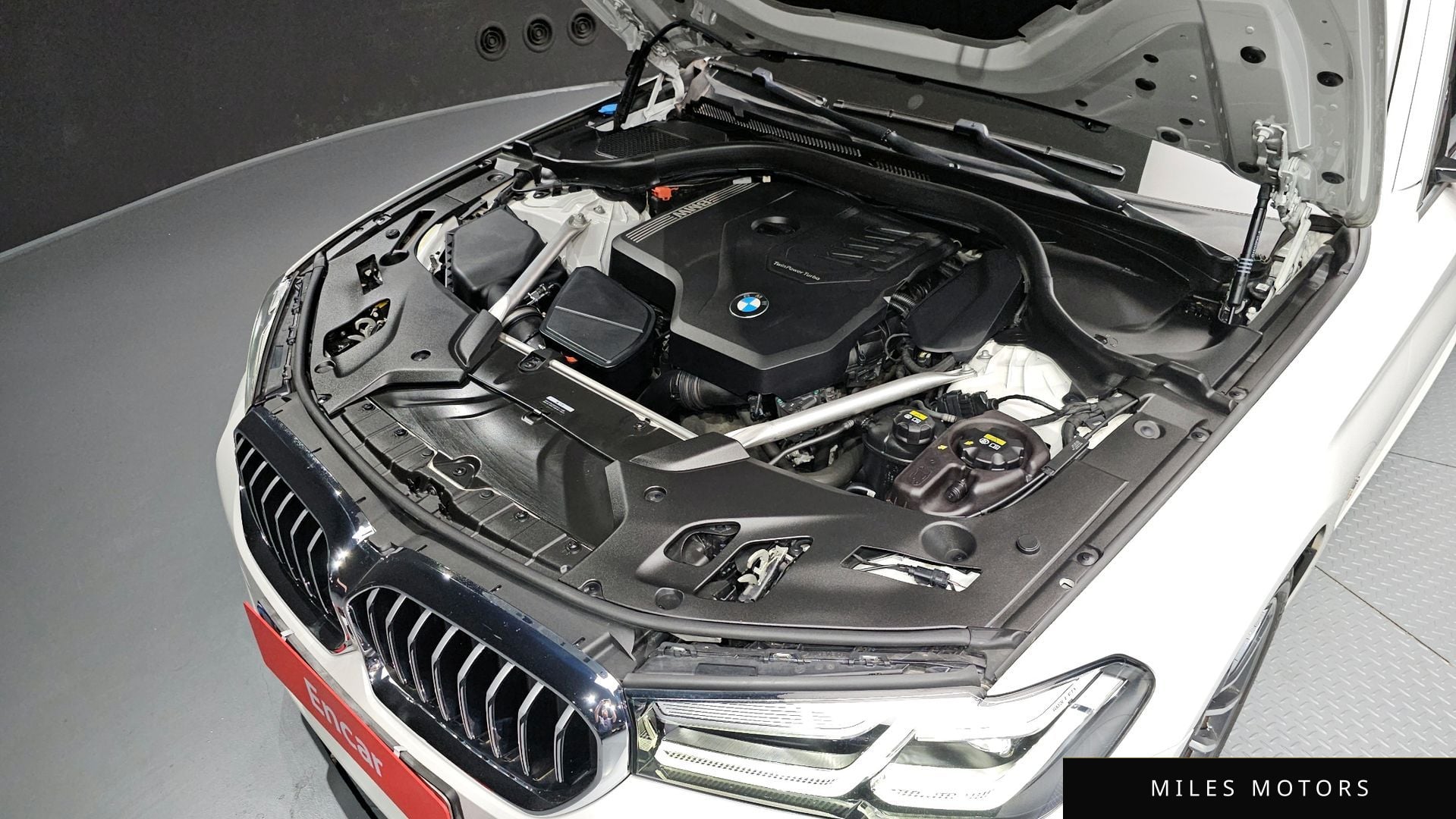BMW 5 Series (G30) 2021 — миниатюра 6