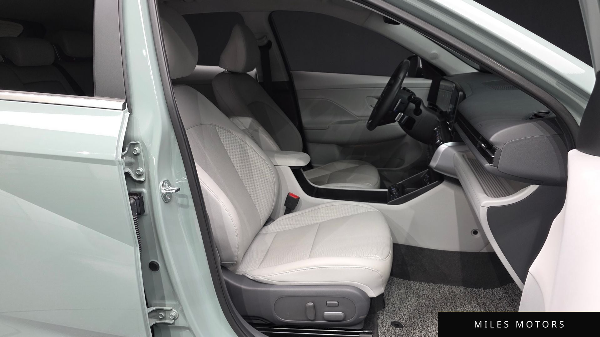 Hyundai Kona 2023 — миниатюра 17