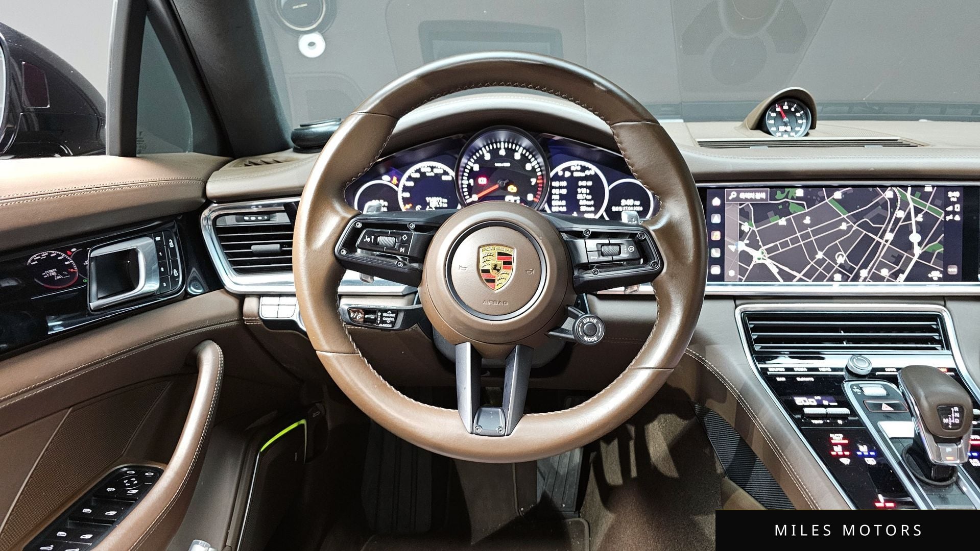 Porsche Panamera 2022 — миниатюра 12