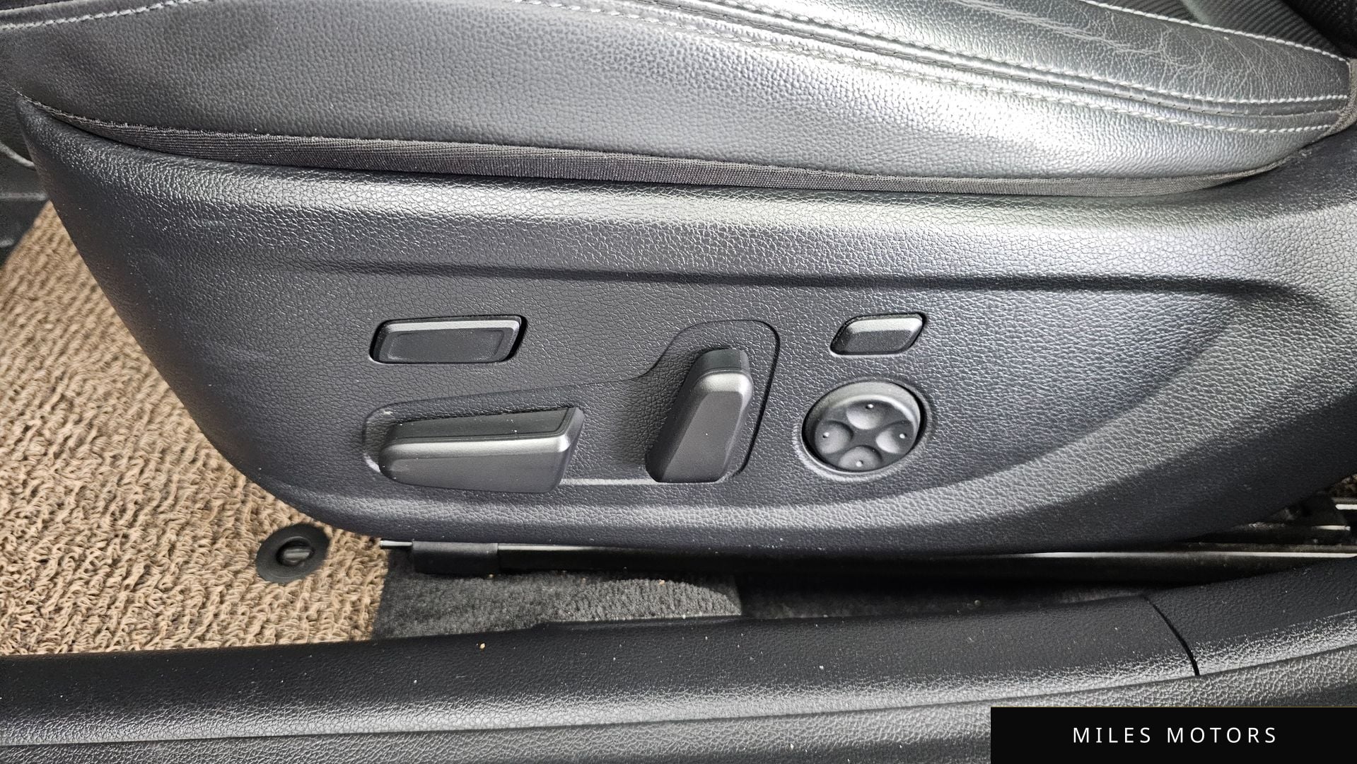 Hyundai Grandeur 2022 — миниатюра 31