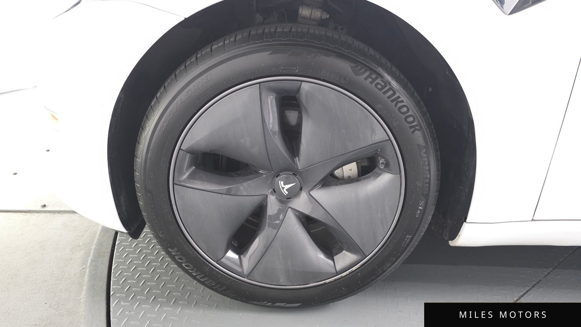 Tesla Model 3 2020 — миниатюра 5