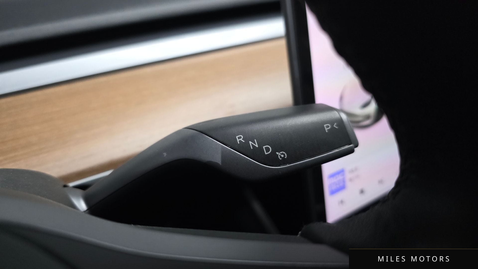 Tesla Model 3 2020 — миниатюра 12