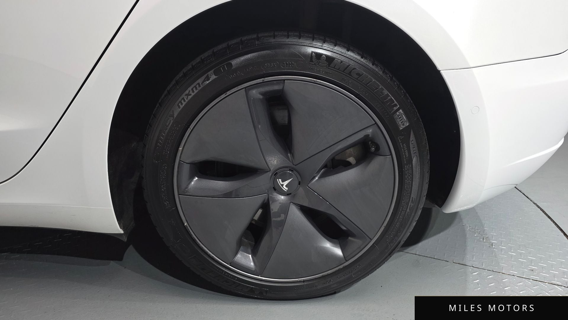 Tesla Model 3 2020 — миниатюра 7