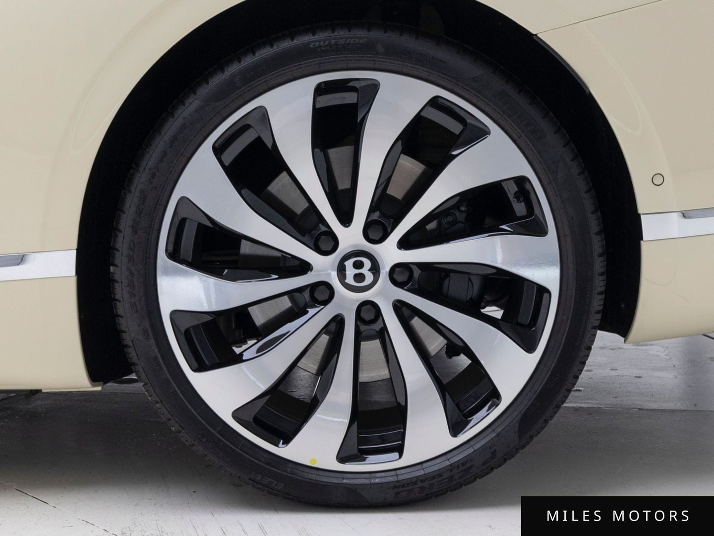 Bentley Continental GT 2026 — миниатюра 5