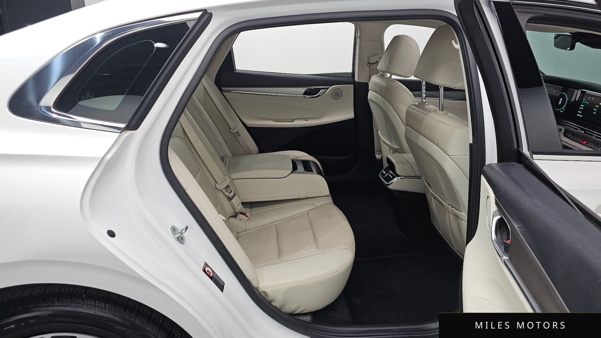 Hyundai 뉴 그랜저 IG 하이브리드 2022 — миниатюра 17