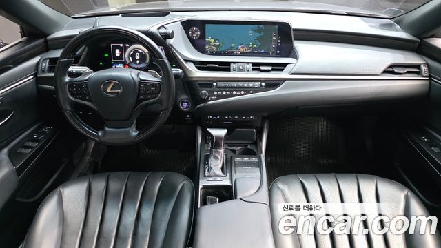 Лексус ES300h 2019 — миниатюра 7