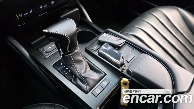 Лексус ES300h 2019 — миниатюра 9