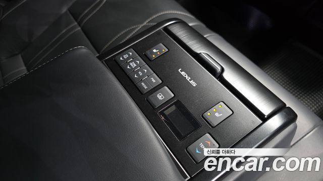 Лексус ES300h 2019 — миниатюра 19