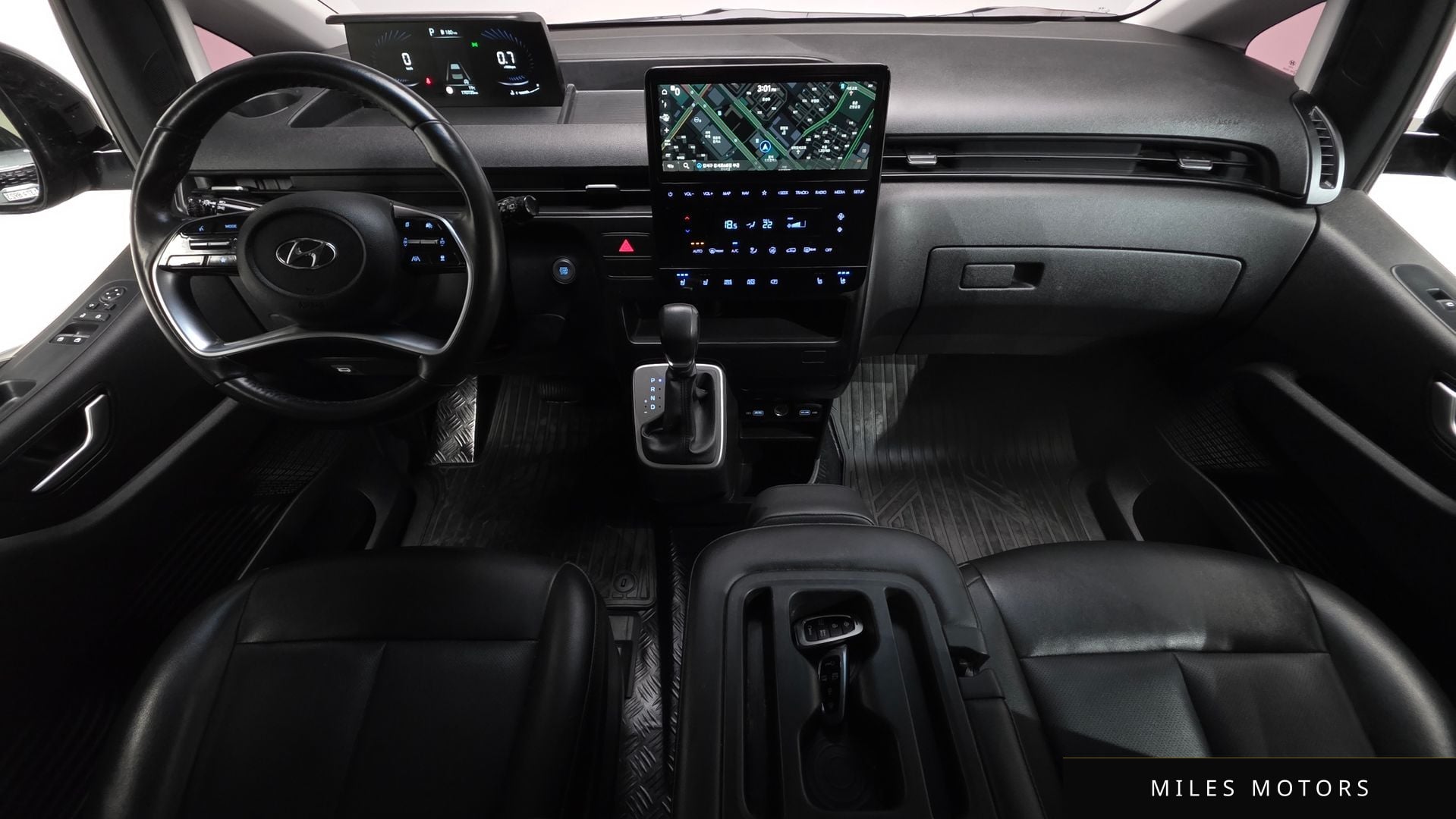 Hyundai Staria 2022 — миниатюра 10