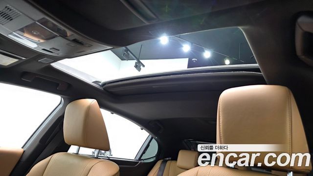 Лексус ES300h 2021 — миниатюра 23