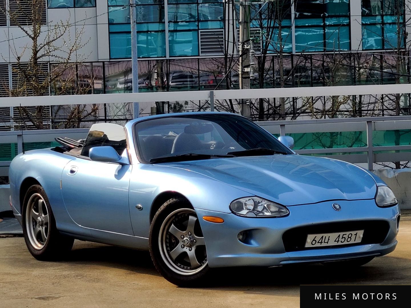 Jaguar XK8 1999 — миниатюра 2