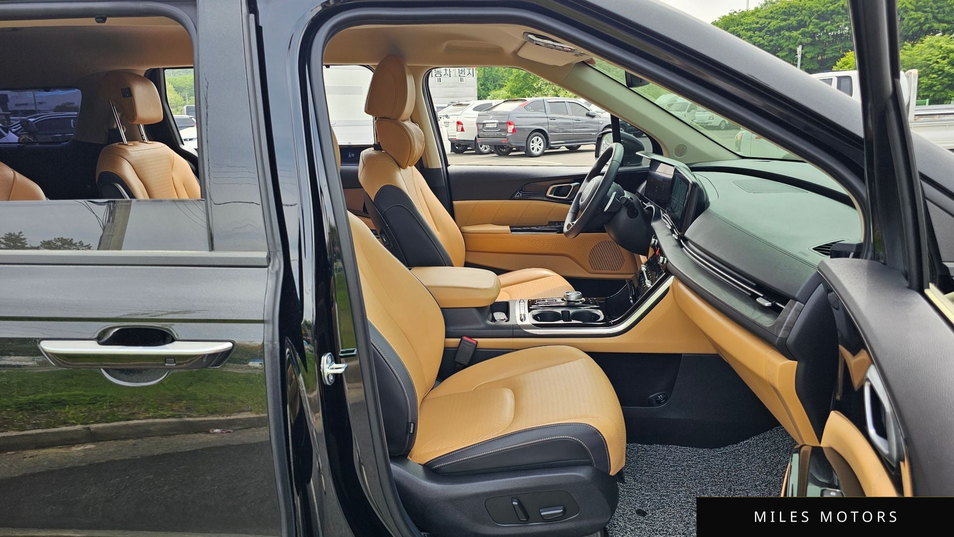 Kia Carnival 2023 — миниатюра 11