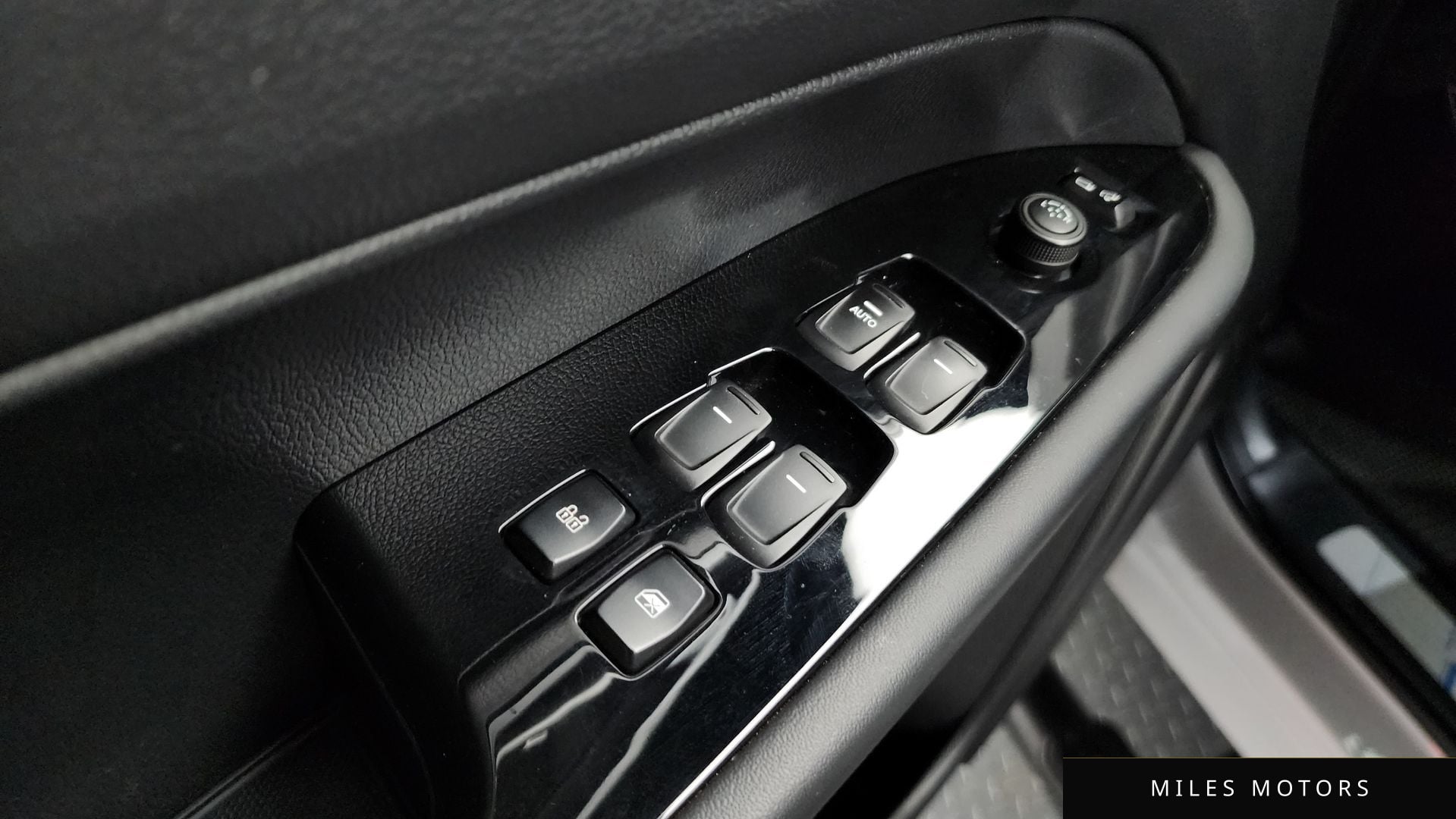 KG Mobility Rexton 2024 — миниатюра 37