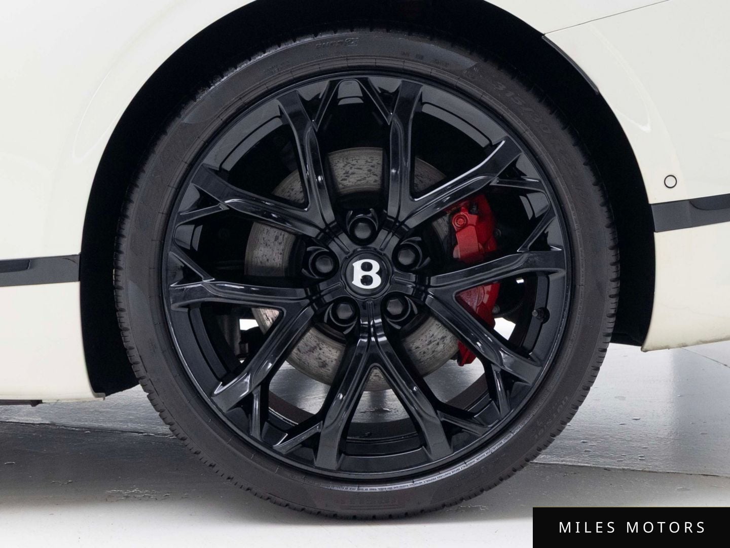 Bentley Continental GT 2023 — миниатюра 5