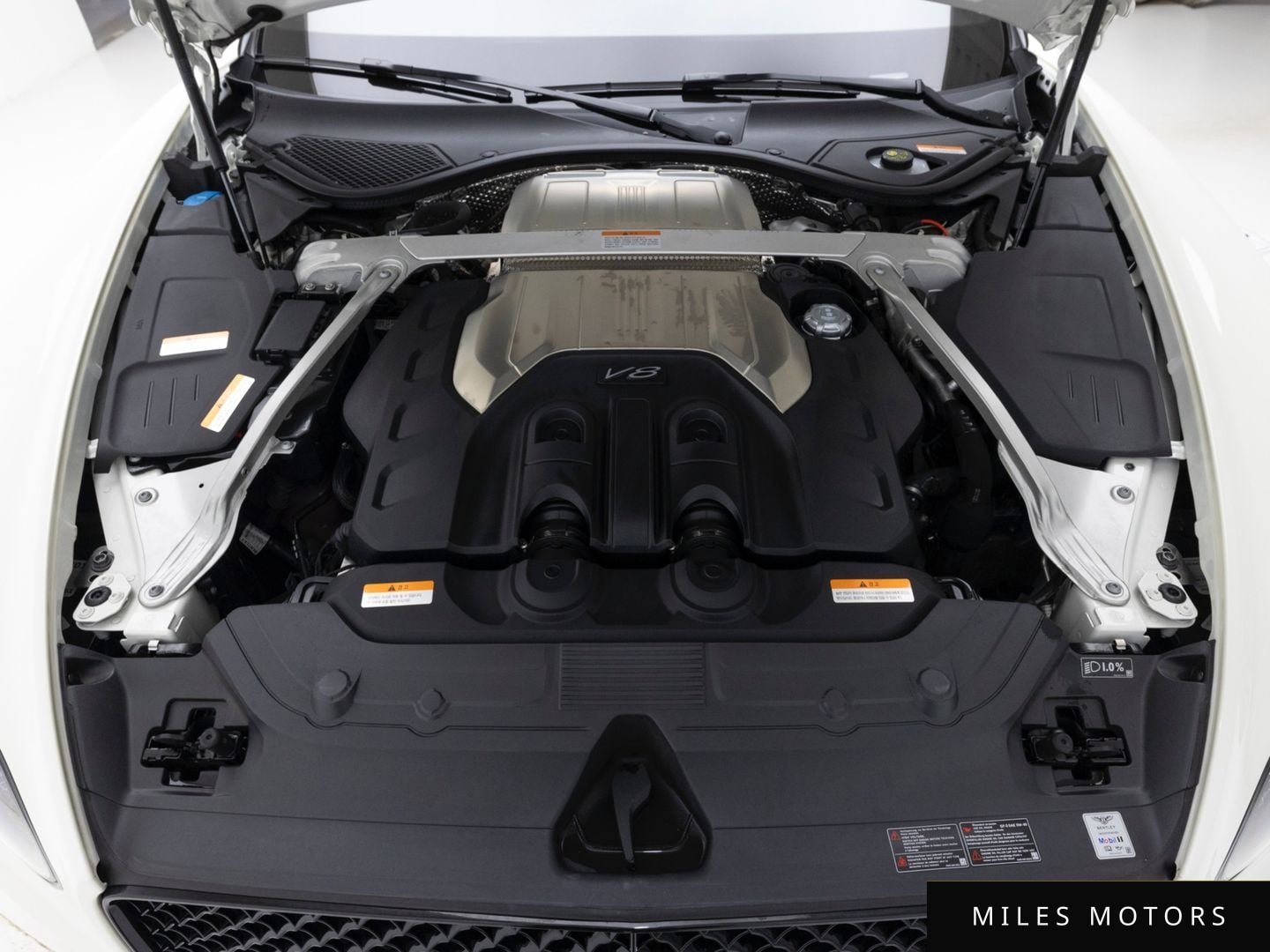 Bentley Continental GT 2023 — миниатюра 8