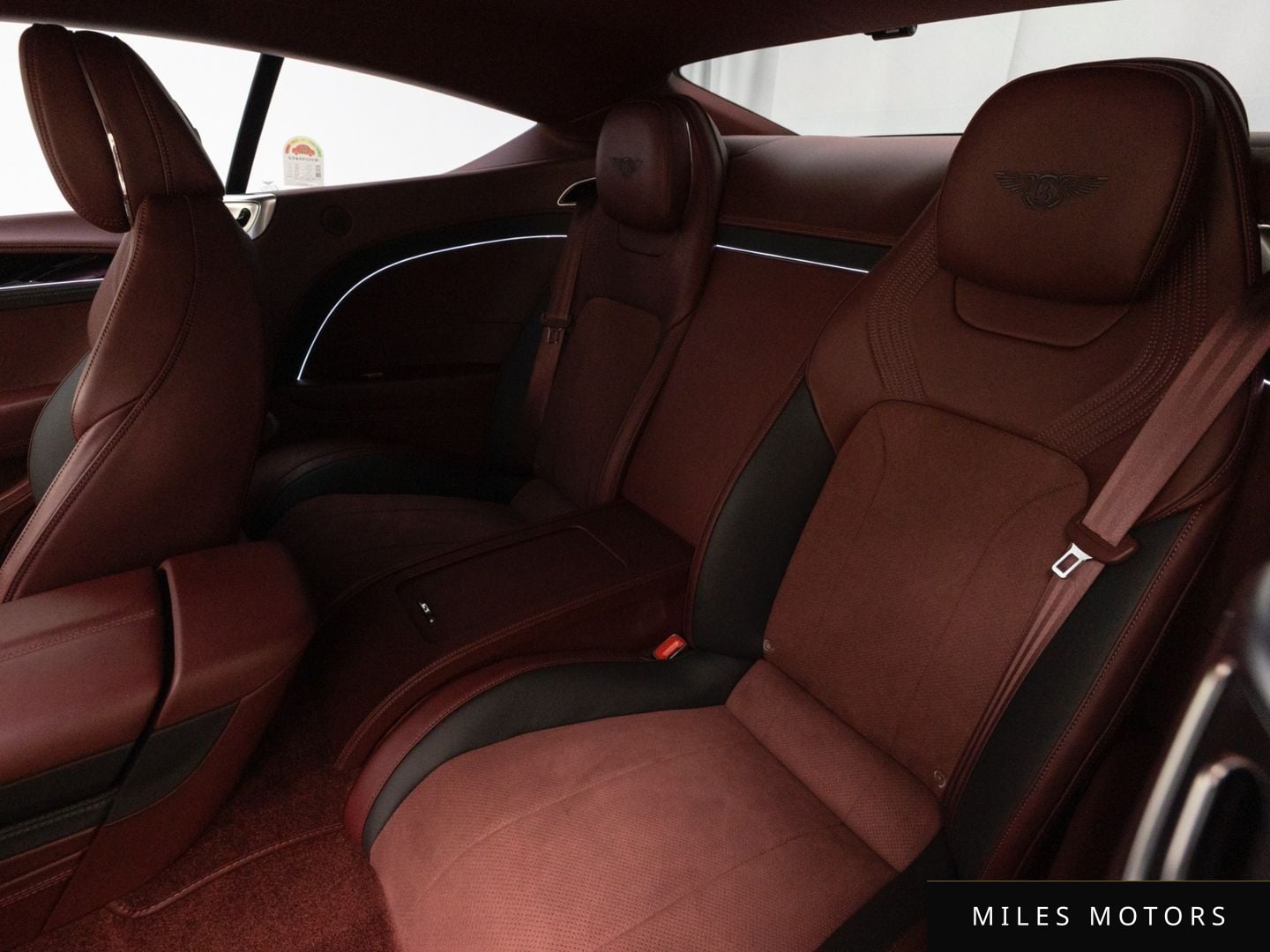 Bentley Continental GT 2023 — миниатюра 12
