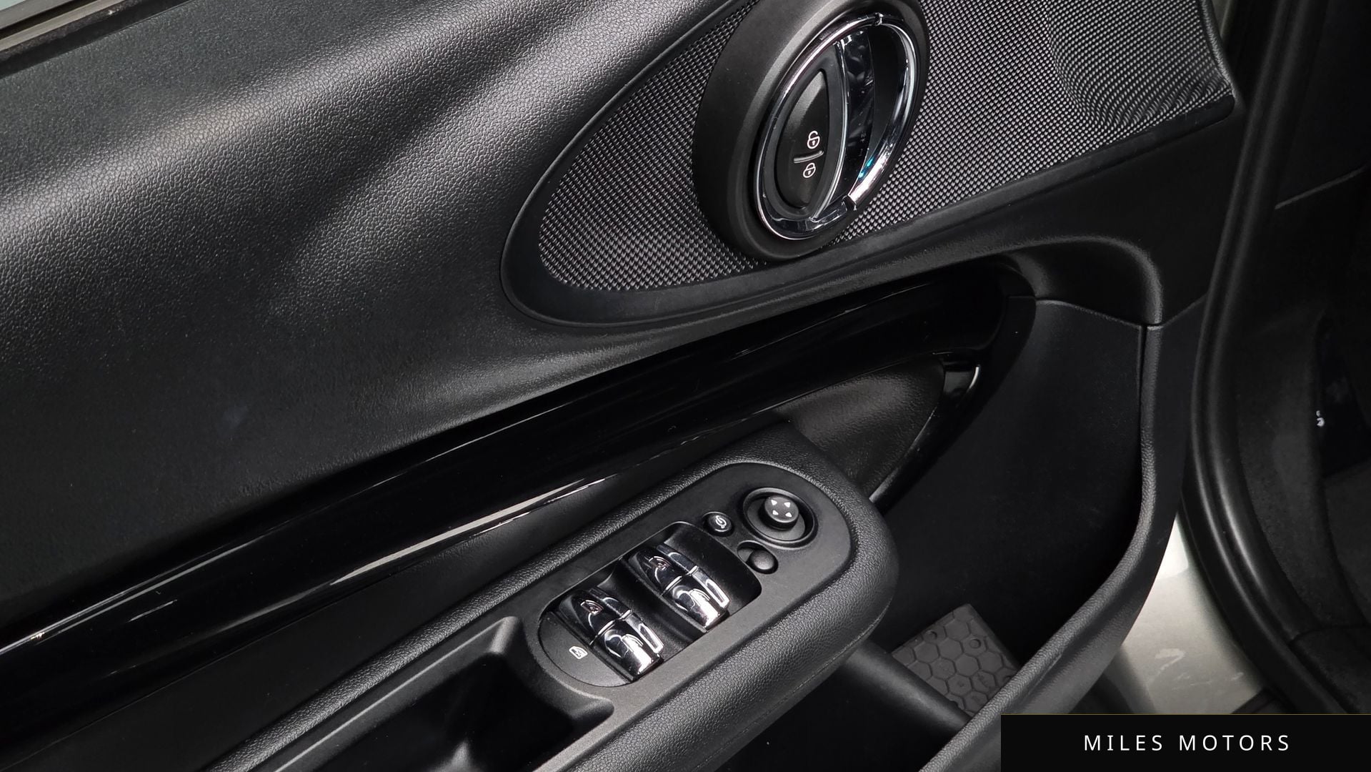 MINI Clubman 2016 — миниатюра 16