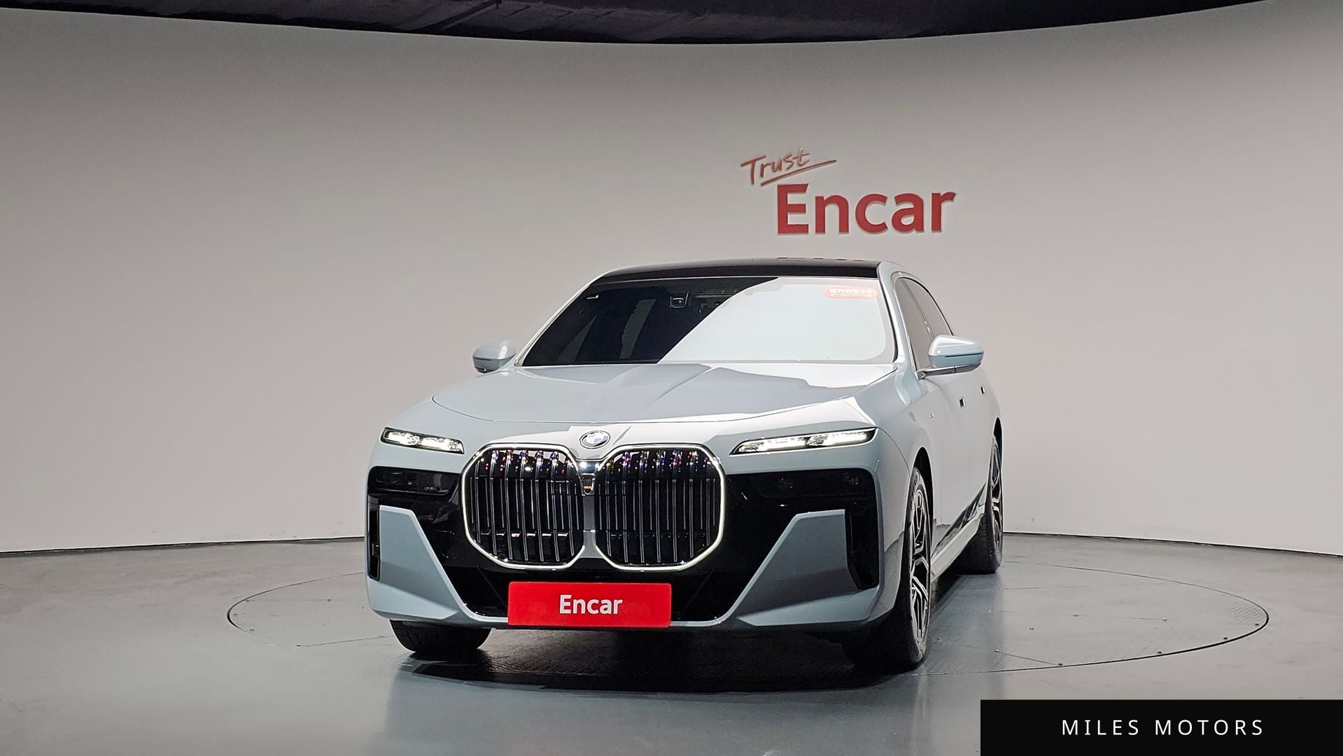 BMW 7 Series (G70) 2023 — миниатюра 2