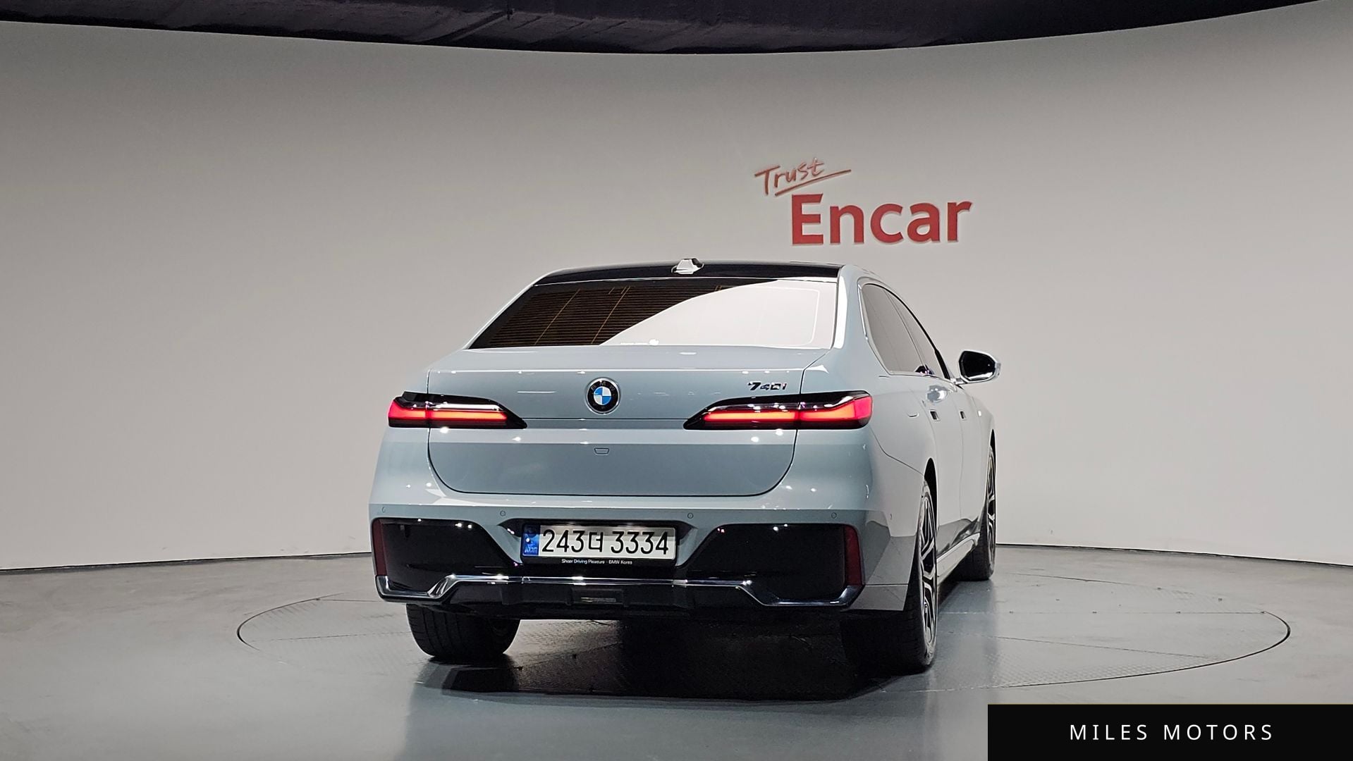 BMW 7 Series (G70) 2023 — миниатюра 3