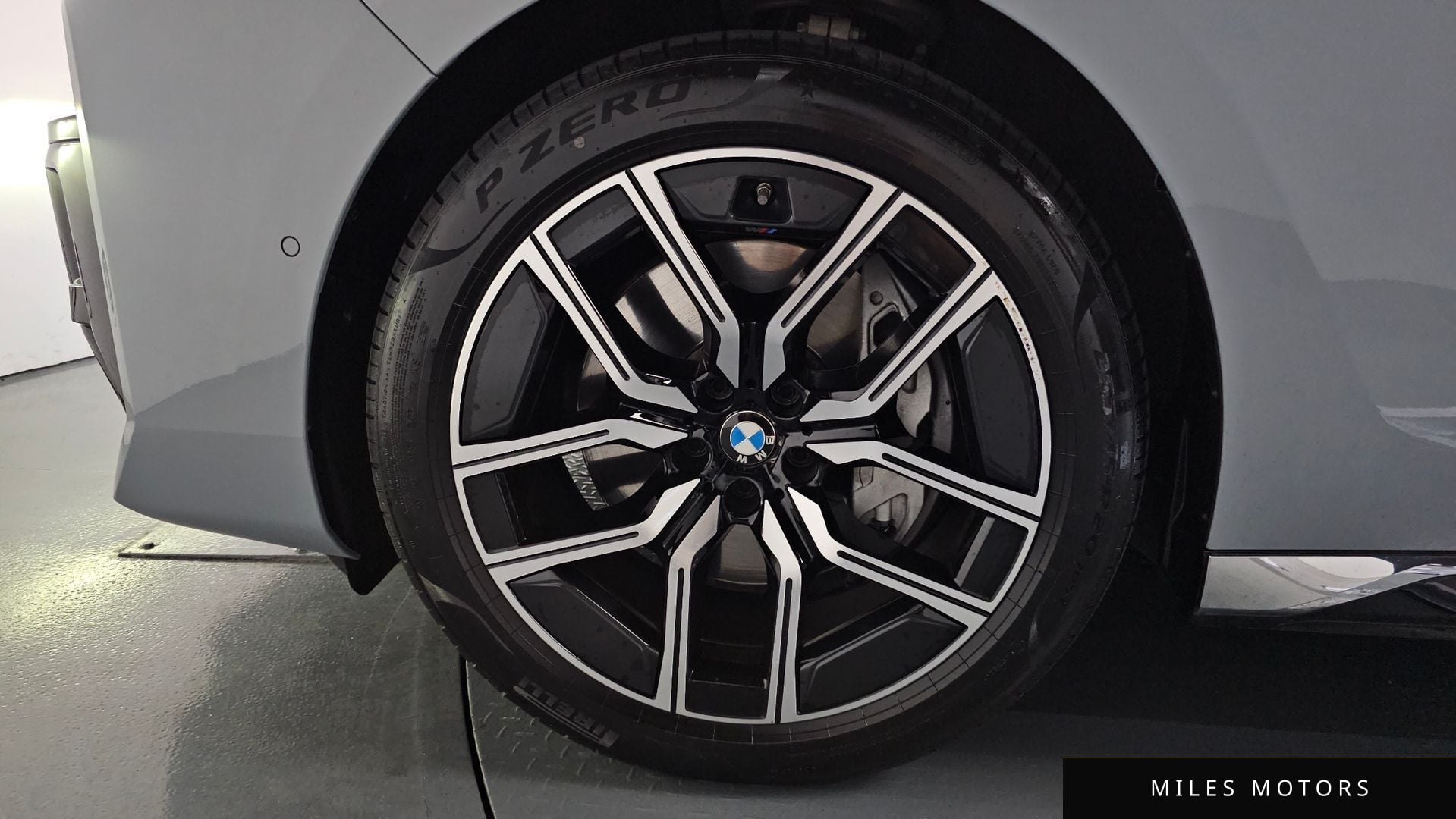 BMW 7 Series (G70) 2023 — миниатюра 4