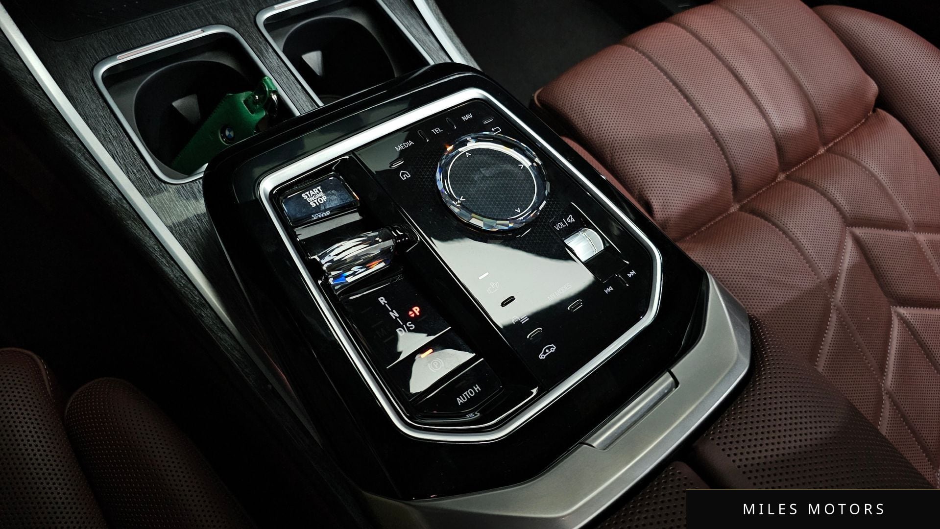 BMW 7 Series (G70) 2023 — миниатюра 11