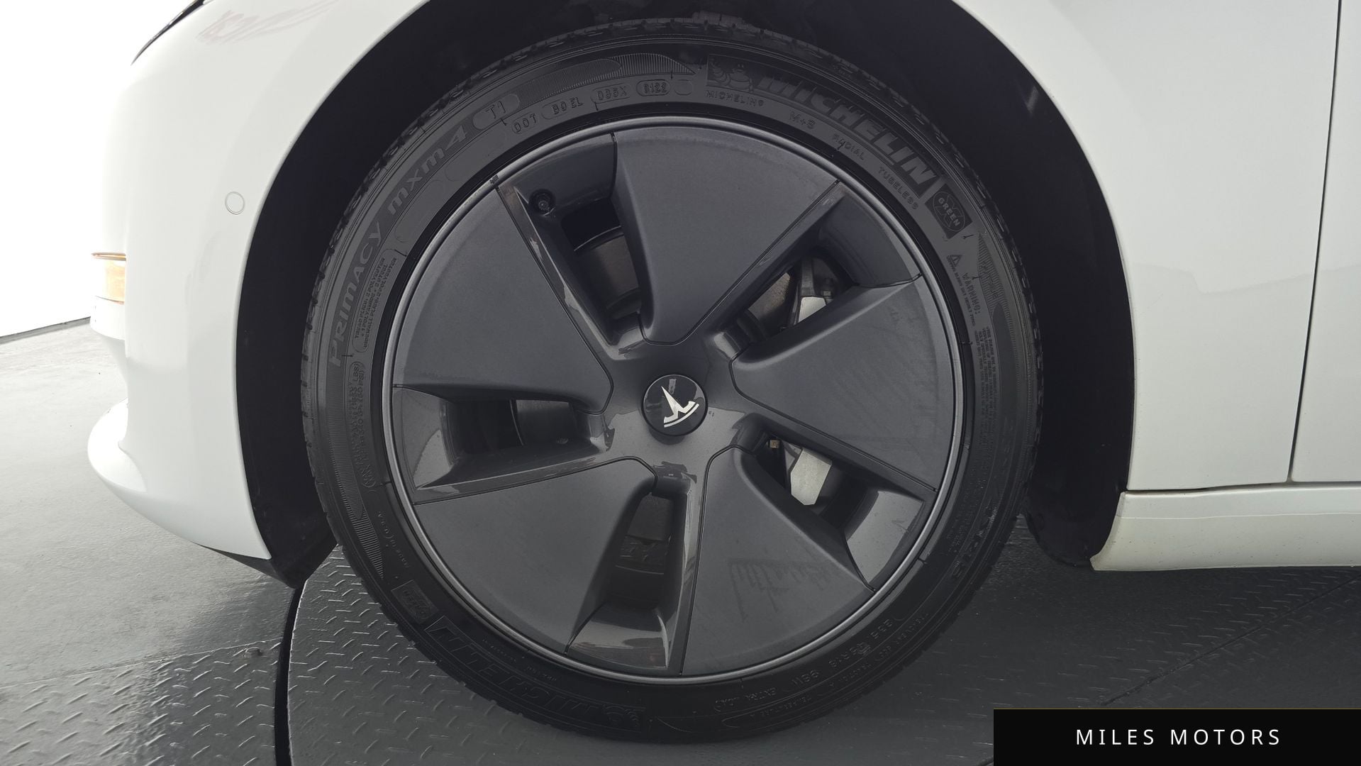 Tesla Model 3 2022 — миниатюра 4
