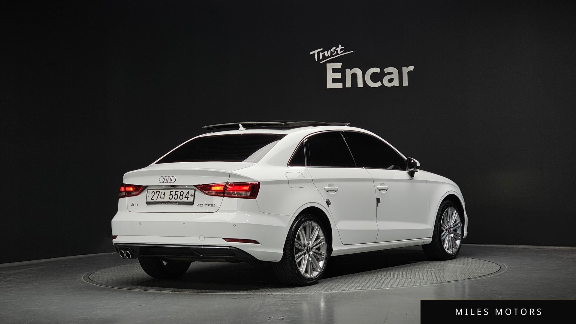 Audi A3 2018 — фото 1 из 12