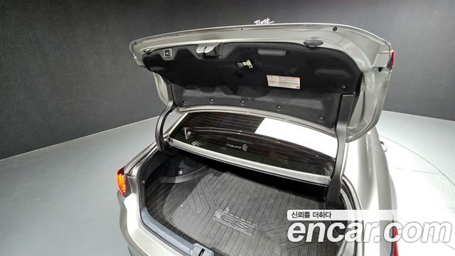 Лексус ES300h 2021 — миниатюра 26
