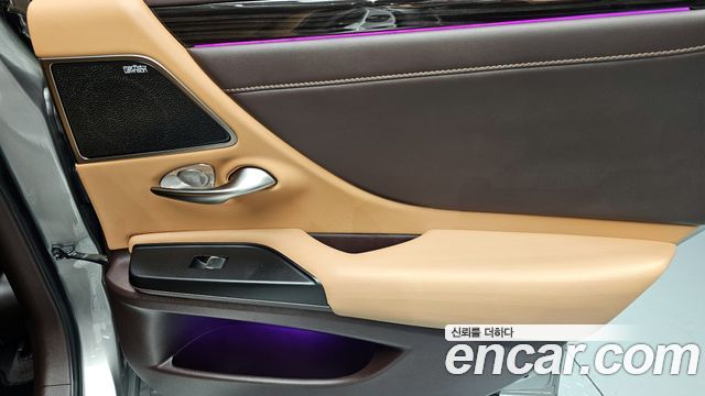 Лексус ES300h 2021 — миниатюра 15