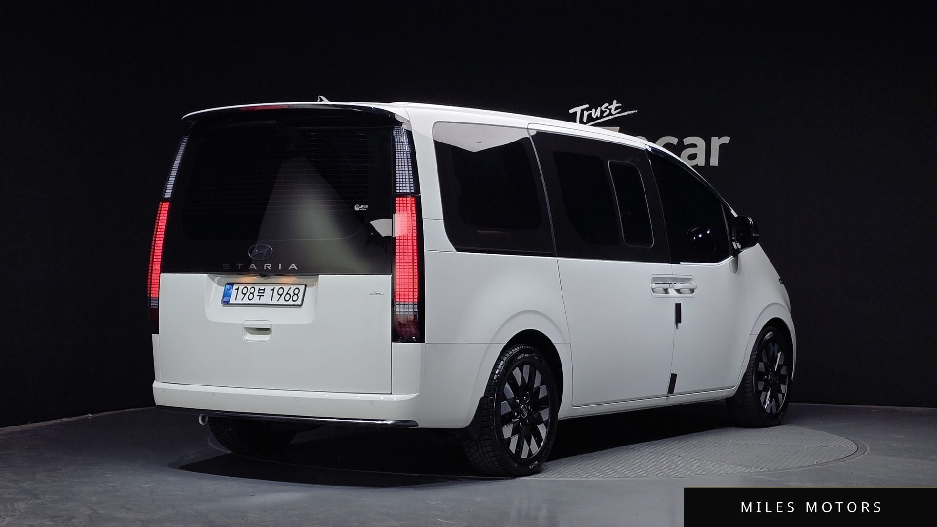 Hyundai Staria 2025 — миниатюра 2