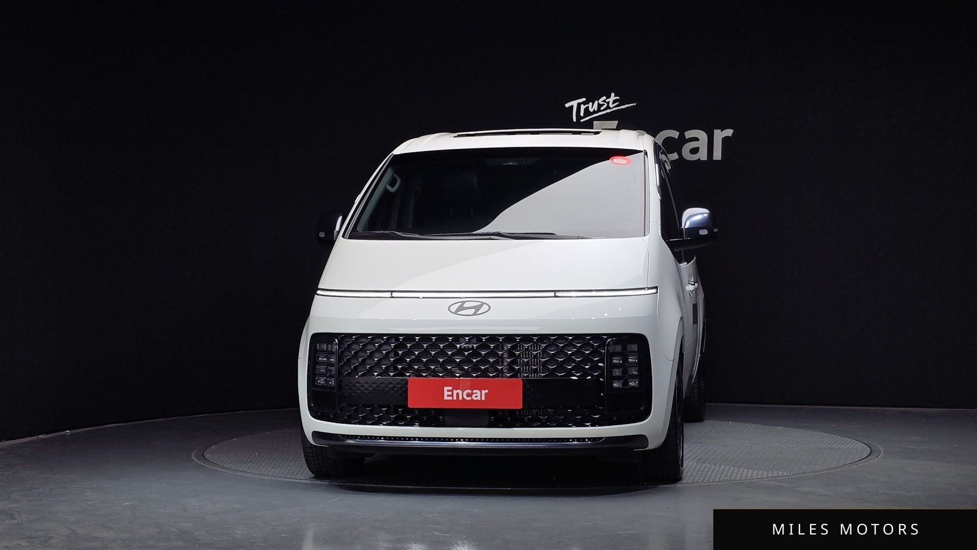 Hyundai Staria 2025 — миниатюра 3